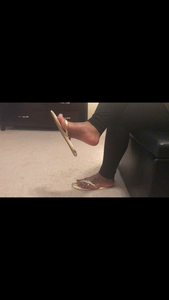 Gold flip flop dangle vid- 5:03